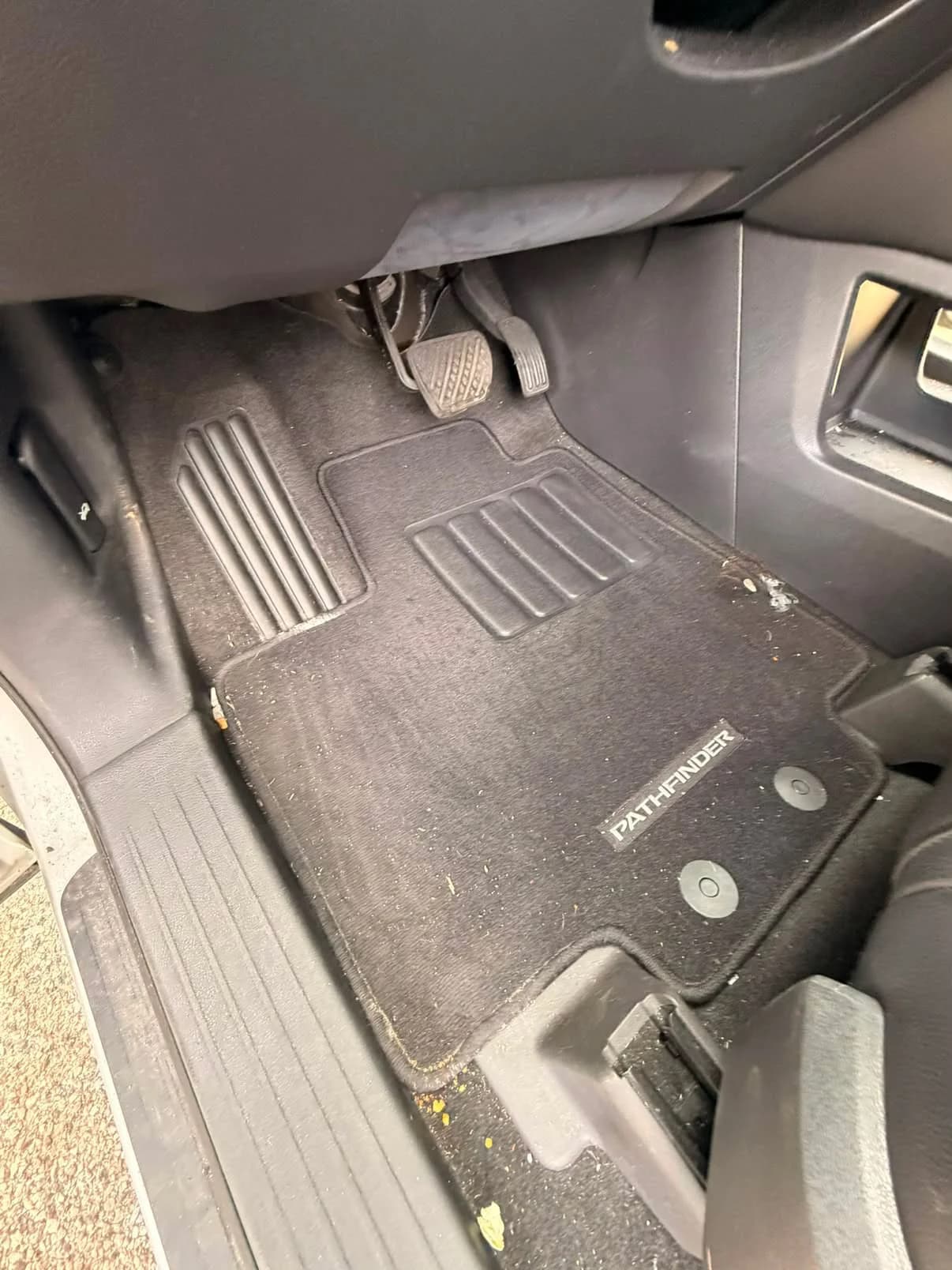Pathfinder floor mat before detailing